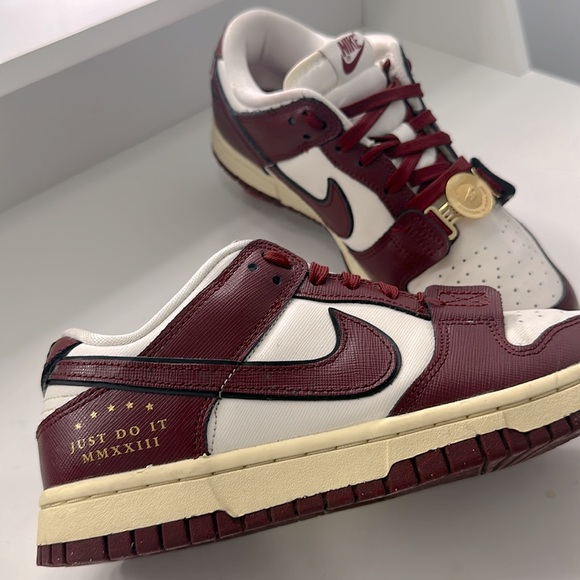 Nike dunk low red women - Picture 2 of 3